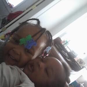 Meet your Posher, Nia